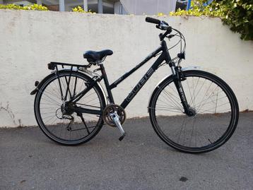 Cube limited dames sportfiets 44 cm STAAT IN DELFT NEDERLAND beschikbaar voor biedingen