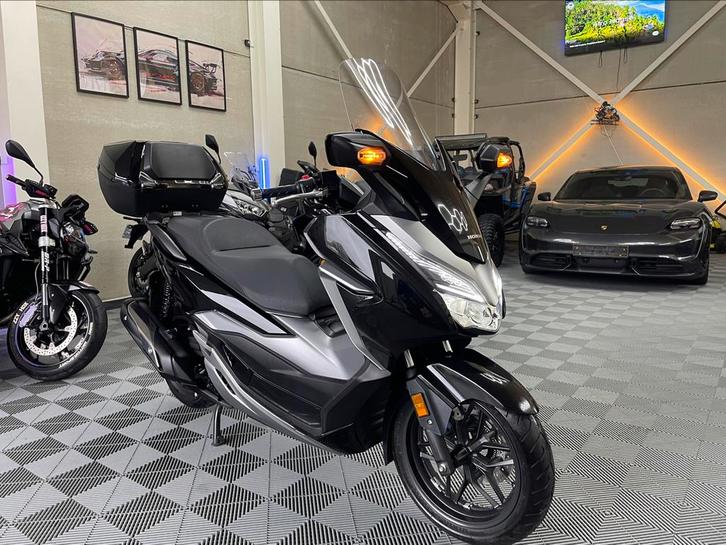 HONDA FORZA 350 * 2021 * 8.500 km * CT ok, Motoren, Motoren | Honda, Bedrijf, Scooter, 12 t/m 35 kW, 1 cilinder, Minimaal motorrijbewijs A2