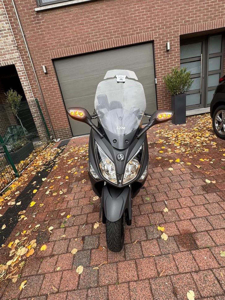 Te koop:Topstaat Sym Joymax 125cc i mat grijs/zwart, Motoren, Motoren | Overige merken, Particulier, Scooter, 11 kW of minder