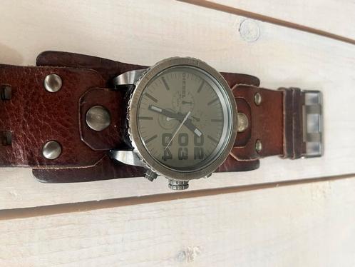 Brede special leatherband Diesel horloge of doe een goed bod, Handtassen en Accessoires, Horloges | Heren, Zo goed als nieuw, Polshorloge