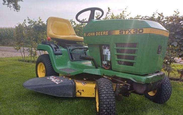 John Deere zitmaaier, Tuin en Terras, Zitmaaiers, Zo goed als nieuw, Ophalen of Verzenden