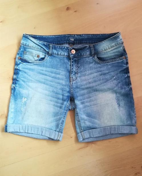 Jeans short W32, maat 40, Kleding | Dames, Spijkerbroeken en Jeans, Zo goed als nieuw, W30 - W32 (confectie 38/40), Blauw, Ophalen of Verzenden