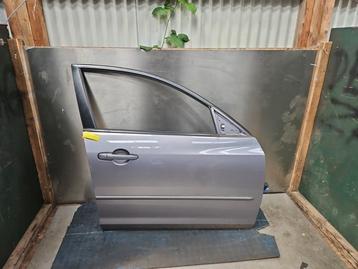 Portier 4Deurs rechts-voor van een Mazda 3. beschikbaar voor biedingen
