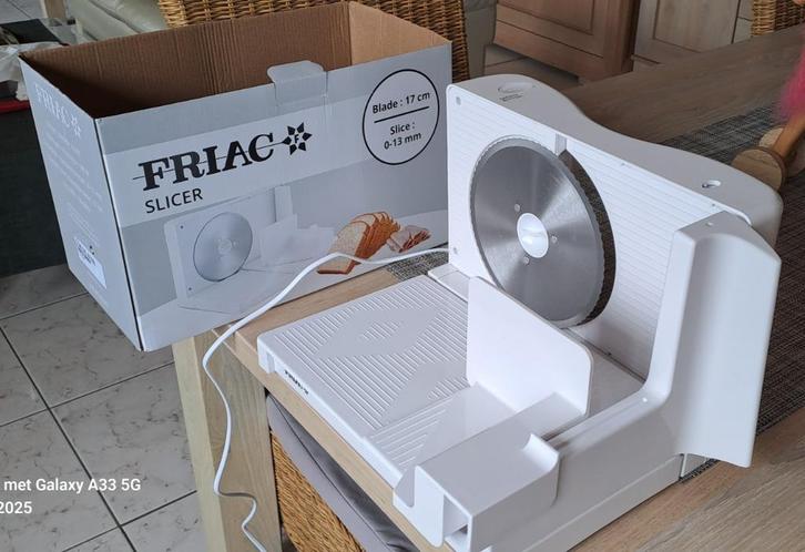 Brood- vleessnijmachine, Zakelijke goederen, Horeca | Keukenapparatuur, Bakkerij en Slagerij, Nieuw in verpakking, Ophalen