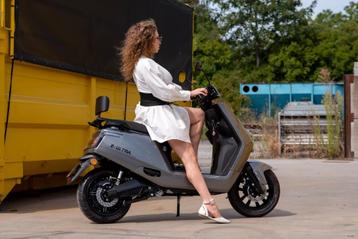 Nieuwe Elektrische E-Ultra Scooter - Grijs - A of B Klasse