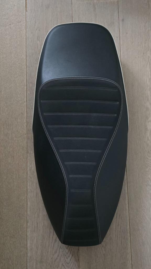 Zadel Vespa GTS SuperSport (NIEUW), Motoren, Accessoires | Overige, Nieuw, Ophalen of Verzenden
