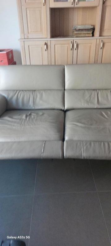 cuir gris relax, qui ne s'affaisse pas, ne se casse pas ou n, Enlèvement, Comme neuf