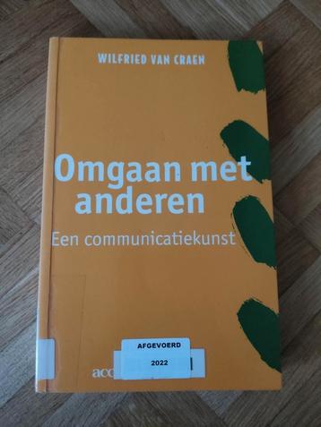 Boek: omgaan met anderen  beschikbaar voor biedingen