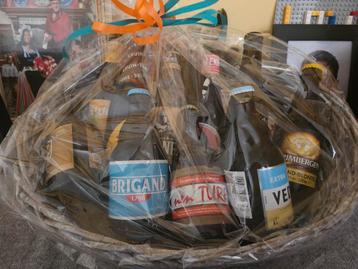 Geschenkmand met 14 Belgische bieren – nieuw & verpakt beschikbaar voor biedingen