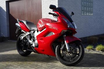 Honda VFR800 VTEC met kofferset, Motoren, Motoren | Honda, 4 cilinders, Meer dan 35 kW, 800 cc, Sport