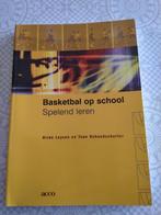 Handboek Basketbal op school. Spelend leren., Zo goed als nieuw, Ophalen