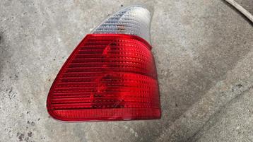 Achterlicht rood wit op het scherm links BMW X5 serie E53  beschikbaar voor biedingen