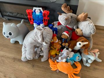 speelgoed en knuffels beschikbaar voor biedingen