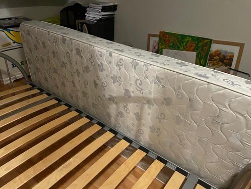 1 pers bed met matras, Huis en Inrichting, Slaapkamer | Bedden, Gebruikt, Eenpersoons, 90 cm, 200 cm, Metaal, Grijs, Ophalen