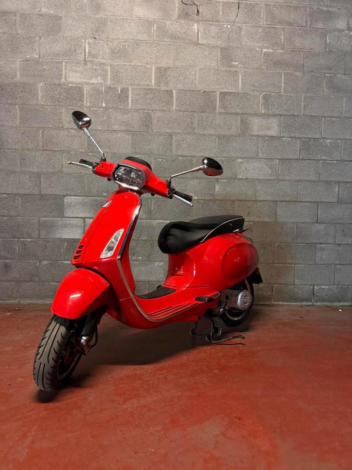 Vespa sprint (B-klasse), Fietsen en Brommers, Scooters | Vespa, Zo goed als nieuw, Overige modellen, Klasse B (45 km/u), Benzine