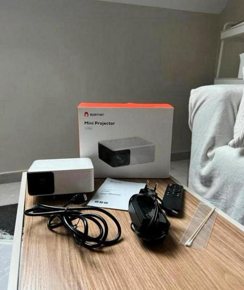 Apeman Lc 500 beamer, Audio, Tv en Foto, Beamers, Zo goed als nieuw, Ophalen of Verzenden