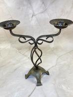 Bougeoir en fer forgé à deux branches avec motifs torsadés, Maison & Meubles, Enlèvement ou Envoi