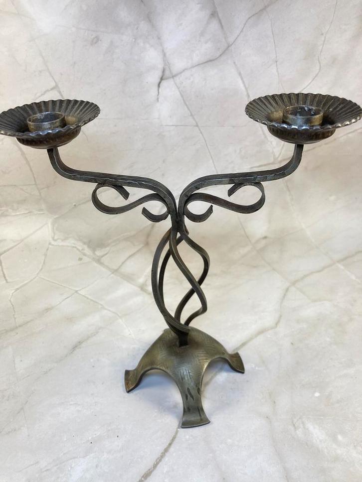 Bougeoir en fer forgé à deux branches avec motifs torsadés, Maison & Meubles, Accessoires pour la Maison | Bougeoirs & Bougies