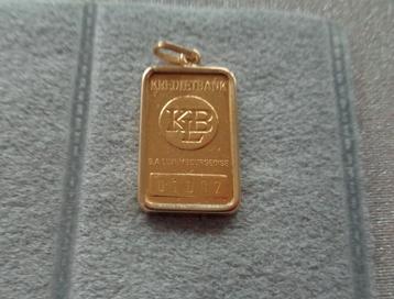 Pendentif inscrit KBL très ancien or disponible aux enchères