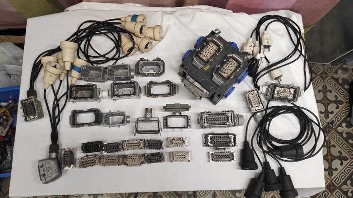 Multi stuurkabels +Onderdelen +verloopstekkers, Muziek en Instrumenten, Licht en Laser, Gebruikt, Overige typen, Ophalen