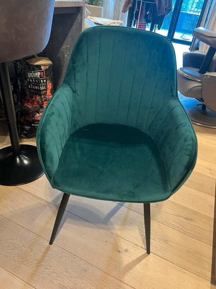 Groene Fluwelen Stoel – Modern, Comfortabel en Stijlvol, Huis en Inrichting, Stoelen, Ophalen