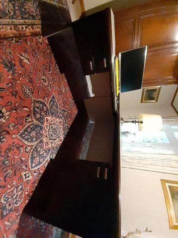 Grote Bulo bureau te koop  beschikbaar voor biedingen