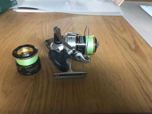 Shimano Biomaster FB 2500, Watersport en Boten, Hengelsport | Algemeen, Nieuw, Molen, Ophalen of Verzenden