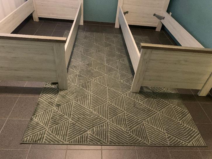 Tapijt, Huis en Inrichting, Slaapkamer | Bedden, Gebruikt, Eenpersoons, 90 cm, 200 cm, Overige materialen, Groen, Ophalen