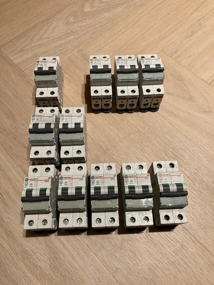 Lot Vinckier Automaten, Doe-het-zelf en Bouw, Elektriciteit en Kabels, Gebruikt, Overige typen, Ophalen