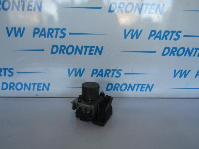 Pompe ABS d'un Volkswagen Polo, Autos : Pièces & Accessoires, Électronique & Câbles, Volkswagen, Utilisé, 3 mois de garantie, Enlèvement ou Envoi