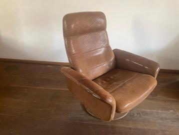 De Sede DS-50 draai/verstelbare dik leren fauteuil uit 1970