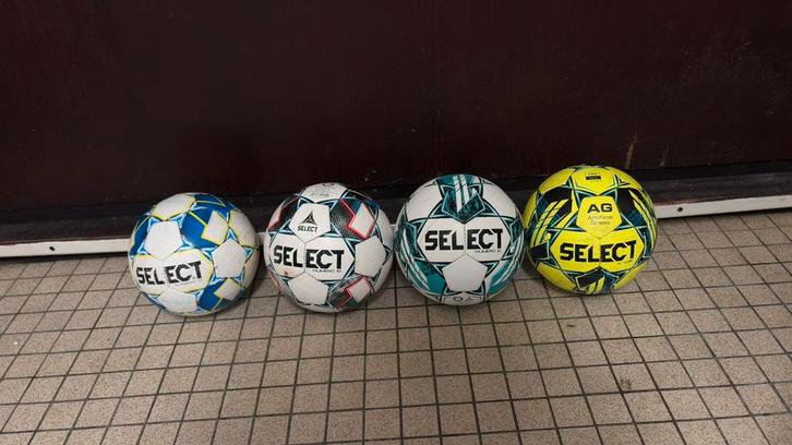 7 Select ballen, Sport en Fitness, Voetbal, Zo goed als nieuw, Ophalen of Verzenden