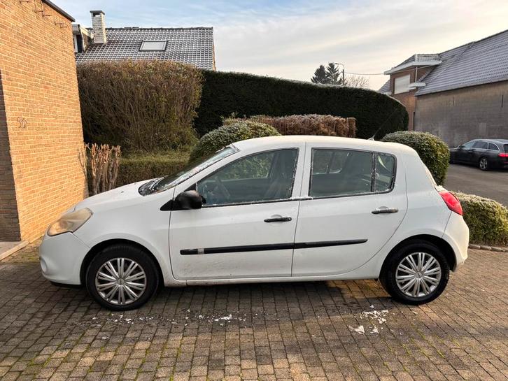Renault Clio, Auto's, Renault, Particulier, Clio, Benzine, 5 deurs, Handgeschakeld, Wit, Grijs, Stof, Ophalen