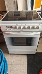 Electrolux elektrisch fornuis, Elektronische apparatuur, Fornuizen, Ophalen, Gebruikt, Elektrisch, 4 kookzones