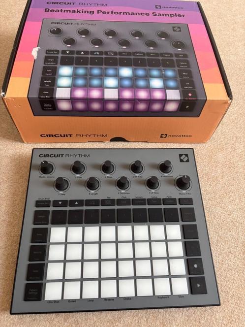 Novation Circuit Rhythm – Sampler groovebox - nieuwstaat, Muziek en Instrumenten, Samplers, Zo goed als nieuw, Ophalen of Verzenden