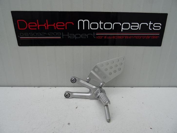 Linker Schetsplaat / Voetsteun links Honda CBR1000RR 2004 >, Motoren, Onderdelen | Honda, Ophalen of Verzenden