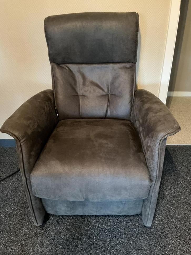 Elektrische relaxzetel / sta-op zetel, in zeer mooie staat, Huis en Inrichting, Zetels | Zetels, Zo goed als nieuw, Ophalen