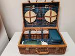 Prachtige rétro picknickmand compleet 4Pers., Hobby en Vrije tijd, Picknickmanden, Ophalen, Zo goed als nieuw