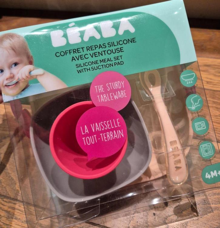 Nieuw in doos - Béaba siliconen eetset met zuignap, Enfants & Bébés, Aliments pour bébé & Accessoires, Neuf, Autres types, Enlèvement