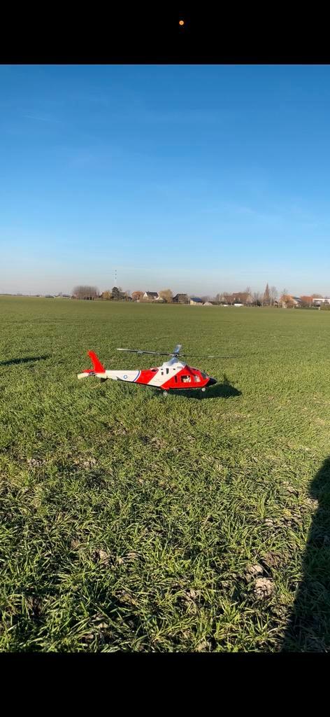 Rc heli 600 scale t rex 600 agusta a 109, Hobby en Vrije tijd, Modelbouw | Radiografisch | Helikopters en Quadcopters, Helikopter