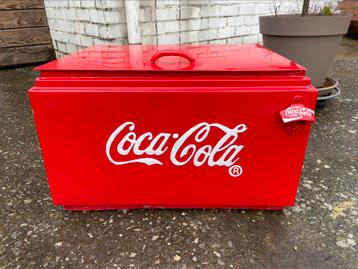 Glacière coca cola vintage et lot d’objets 
