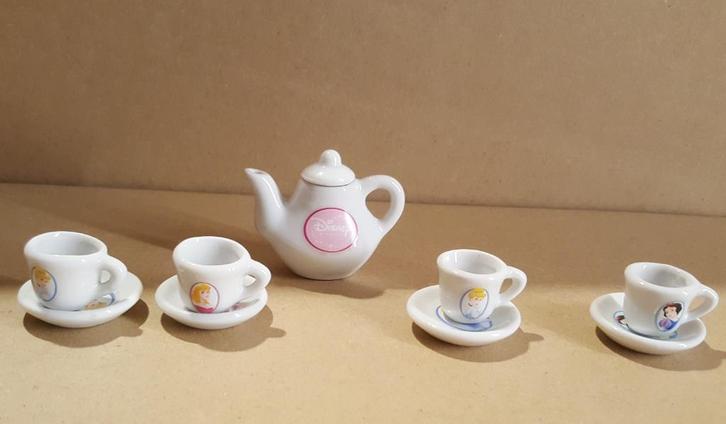 Mini theeserviesje Disney Princess - van keramiek, Verzamelen, Disney, Zo goed als nieuw, Servies, Sneeuwwitje of Doornroosje