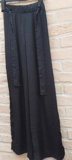 Broek maat s fijn stofje bershka elastiek in taille, Kleding | Dames, Broeken en Pantalons, Zwart, Zo goed als nieuw, Maat 36 (S)