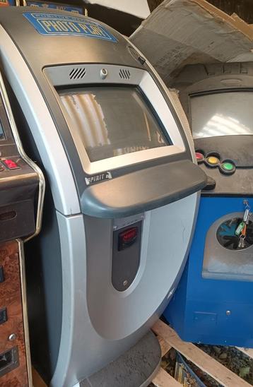 Positieve arcade terminal games foto spelen vintage deco