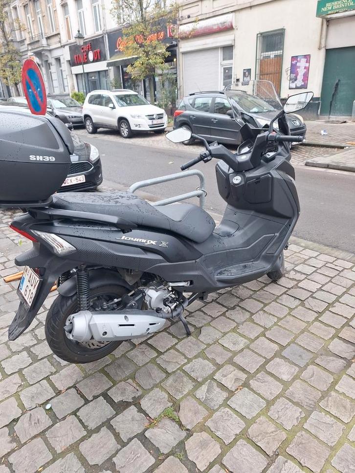 Sym joymax z 125cc, Fietsen en Brommers, Snorfietsen en Snorscooters, Zo goed als nieuw, SYM, Ophalen of Verzenden