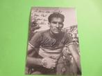 wielerkaart 1953 team bianchi raphael geminiani signe, Sports & Fitness, Comme neuf, Envoi