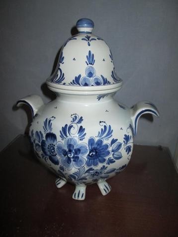 zeer mooie vintage vaas of pot uit delfs aardewerk  beschikbaar voor biedingen