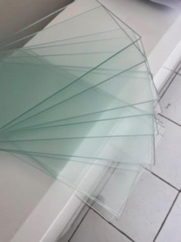 GLAS voor hobbiyst of als schap te gebruiken beschikbaar voor biedingen