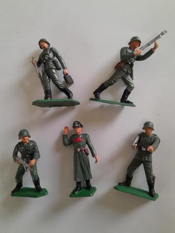 Starlux 5 Duitse soldaten WO2 (6cm) TBE beschikbaar voor biedingen