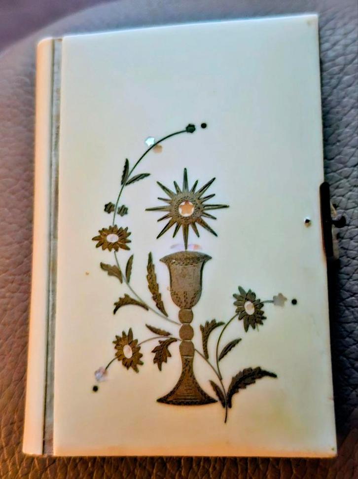 Misboekje in het Frans, Petit Paradis de l'Ame Chrétienne, Verzamelen, Religie, Ophalen of Verzenden